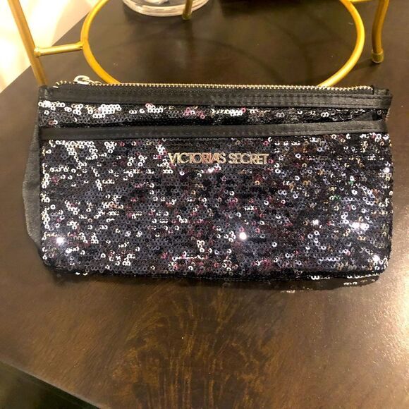 Victoria's Secret Handbags - Victoria’s Secret black and silver sequin zipper pouch wristlet